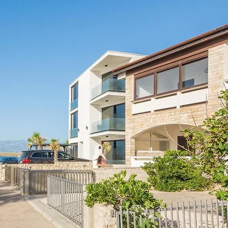 Apartment By The Sea - 24799 *