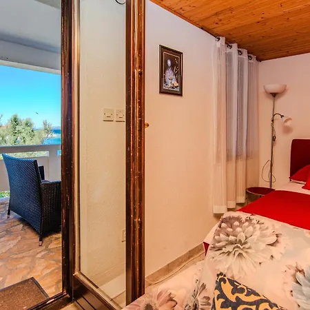 Apartment By The Sea - 24799
